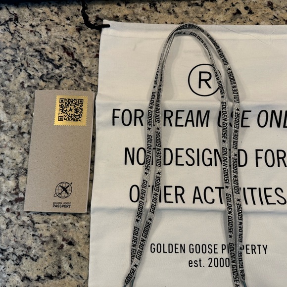 Golden Goose authentic shoes, worn maybe twice, in perfect condition. - Picture 5 of 5